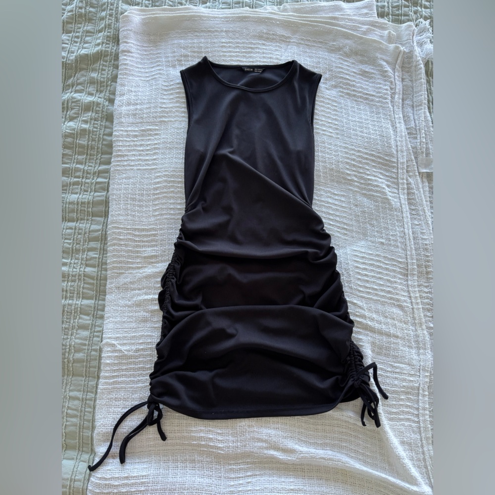 Black Sleeveless Ruched Dress